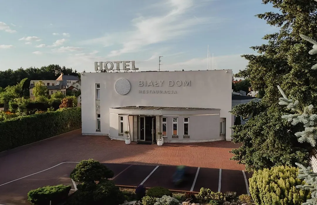Bialy Dom Henlex Hotel Restauracja-1