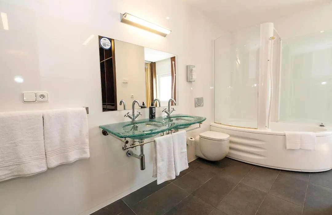 Ibis Praha Old Town-1