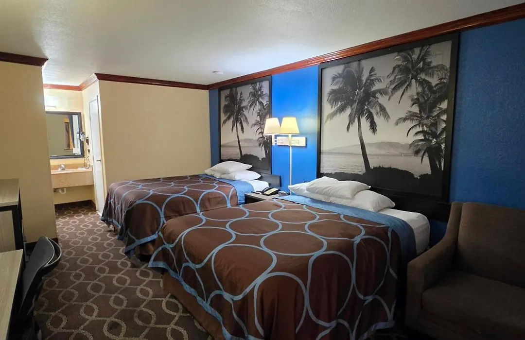 Super 8 By Wyndham San Marcos-1