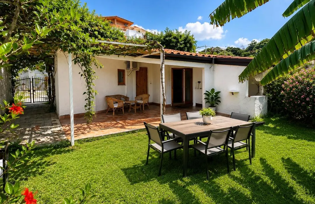 Ninfa Sul Mare Apartments - Piscina con Area Relax e Parcheggio Gratuito-1