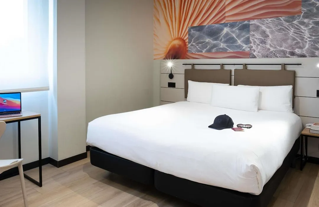 Hotel Bed4U Santander-1