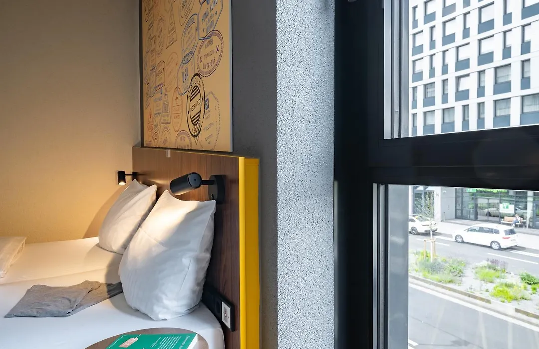 Meininger Hotel Frankfurt Main / Airport-1