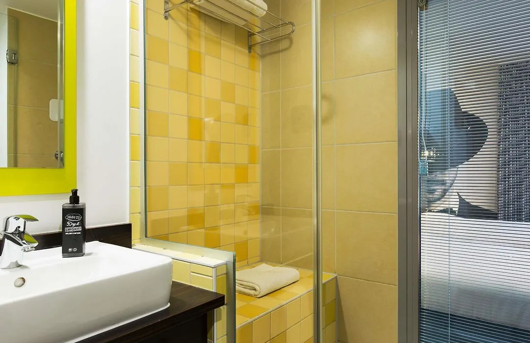 Ibis Styles Nice Centre Port-1