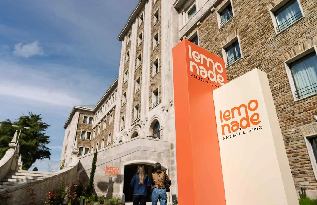 Lemonade Stays Santiago de Compostela-1