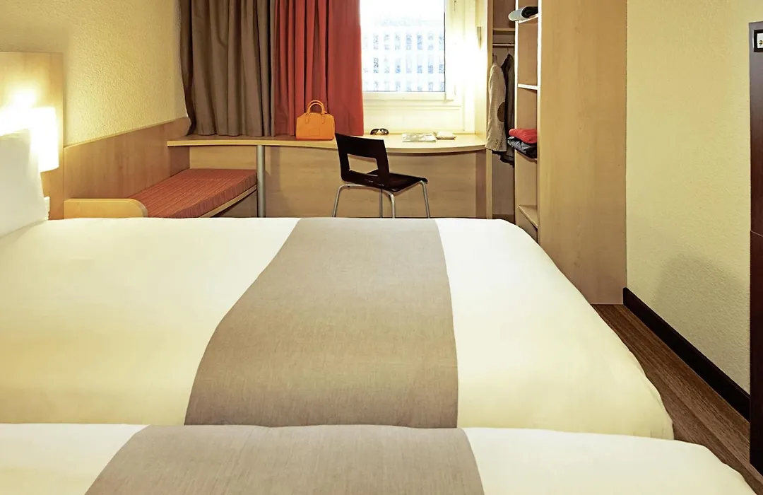 Ibis London Luton Airport-1