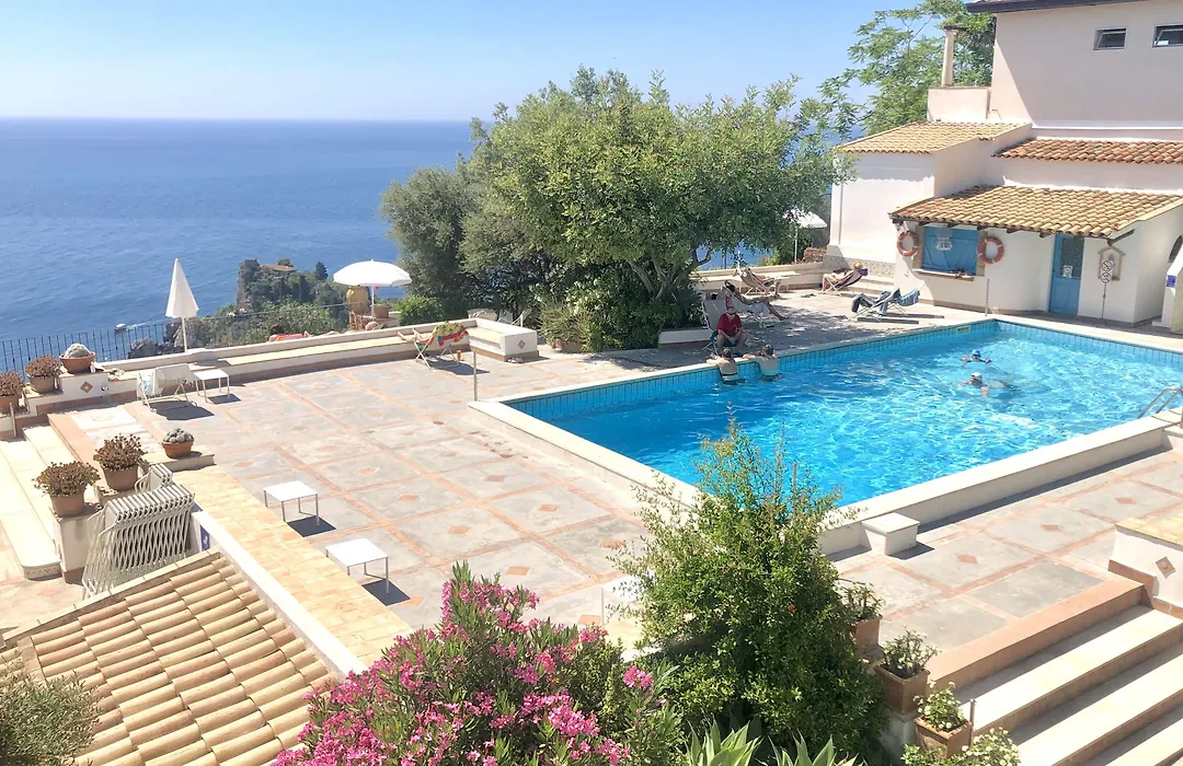 Residence Terra Rossa Taormina-1