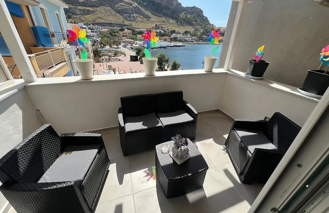 La Piazzetta a Mare Holiday House-1