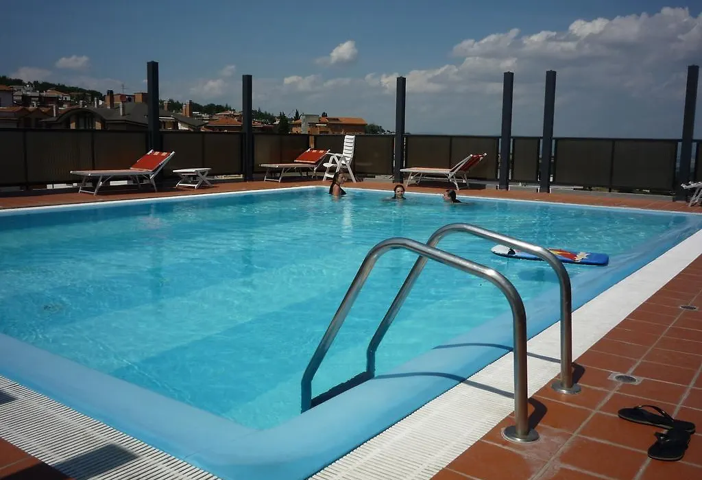 Hotel Montecarlo-1