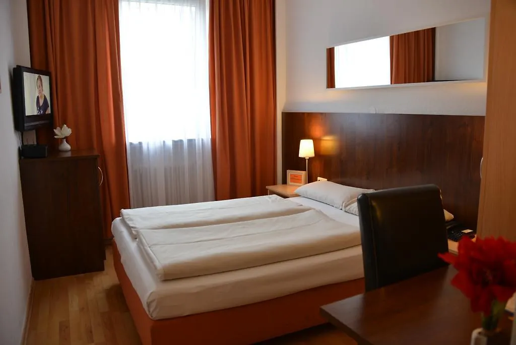 Hotel Italia-1