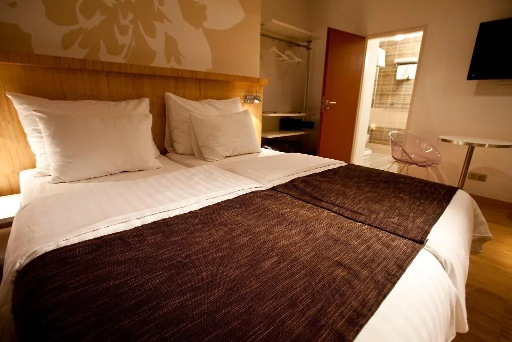Dahlia Inn-1