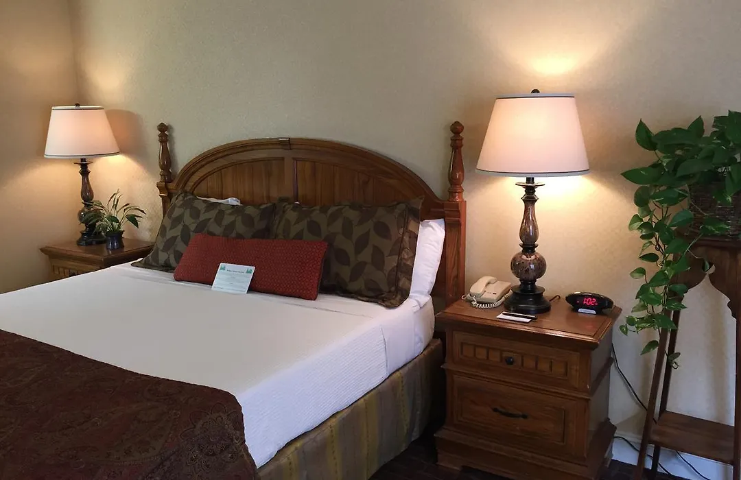 Lombard Inn-1