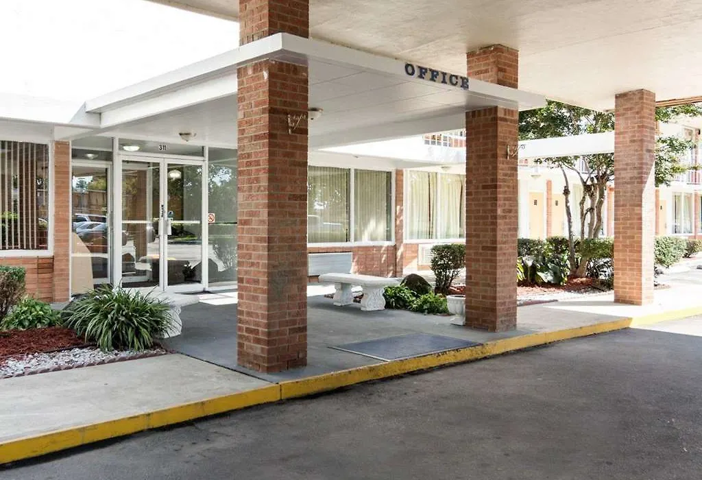 Rodeway Inn Emporia-1