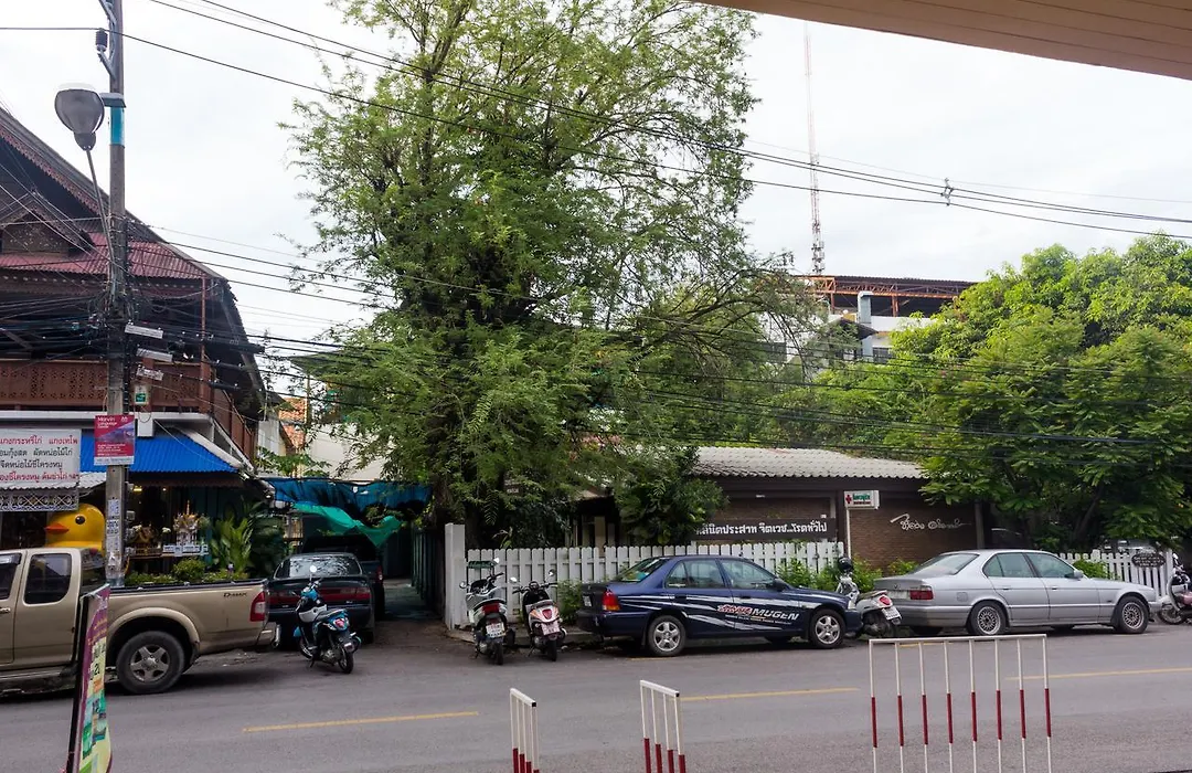 Suan Dok Gate Guesthouse-1