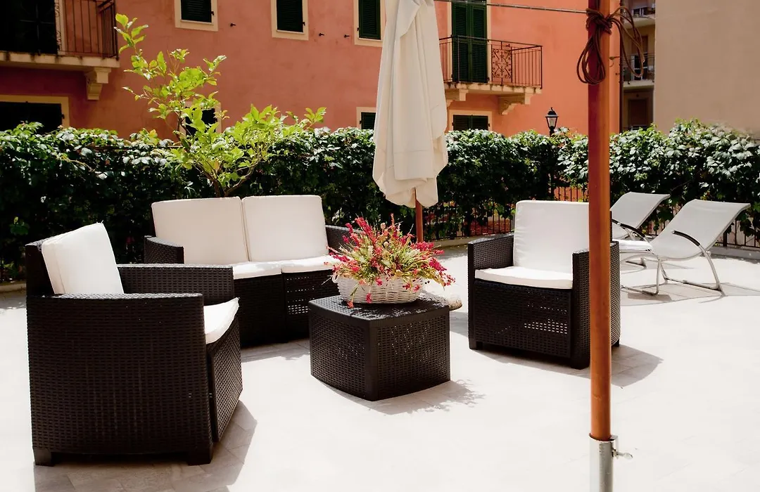 Hotel Lydia-1