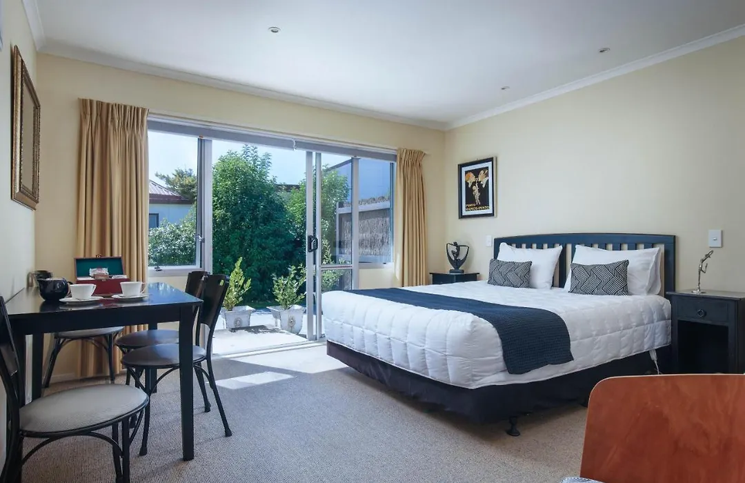 Clive Studios-Formally Clive Motel-1