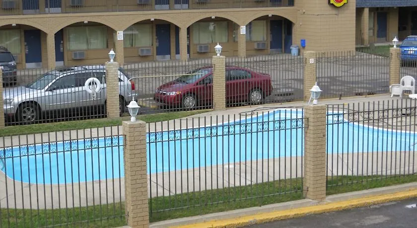 Super 8 Calgary Village-1