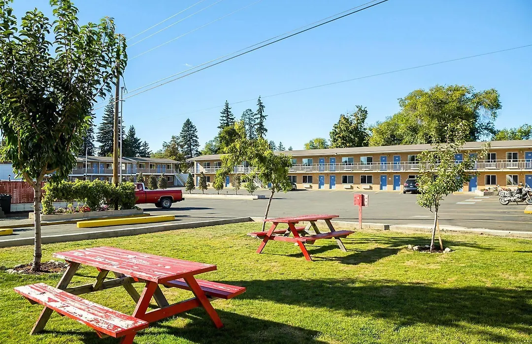 Guest House Ellensburg-1