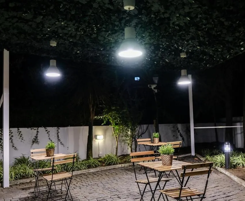 4U Lisbon Airport Suites-1