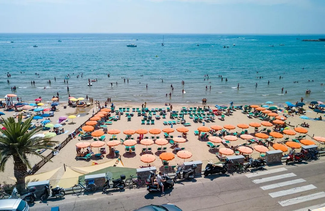 Hotel Corallo Circeo-1