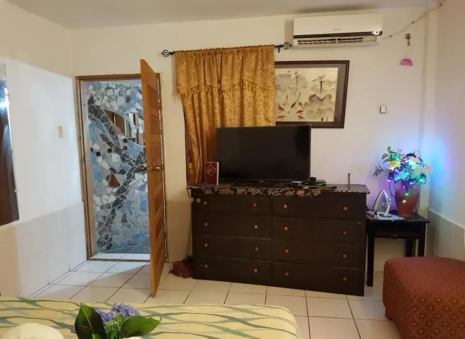 Bachelor Inn Hotel-1