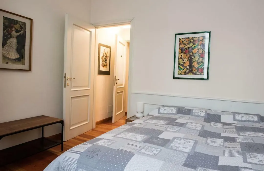 "Lo Studio" Urban Room-1