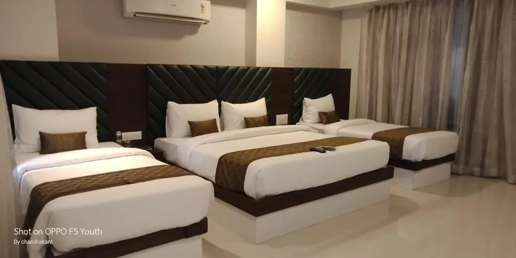 Hotel Seven Sky-1