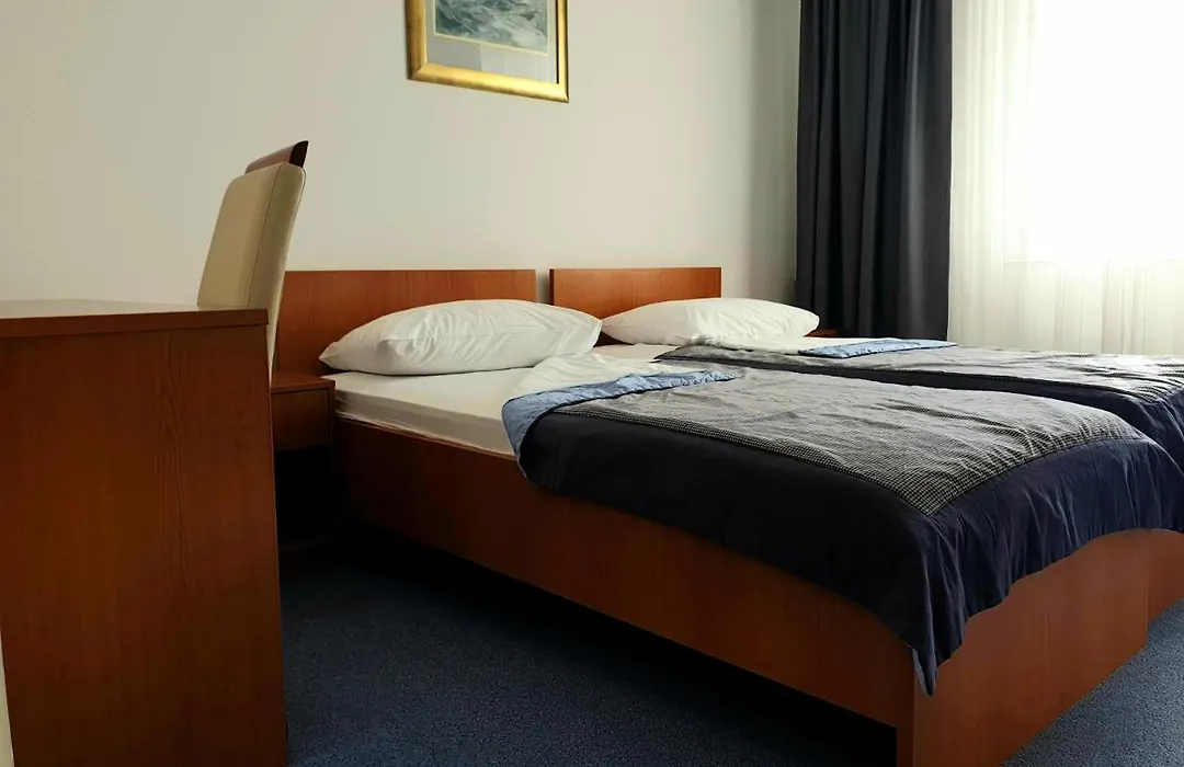 Hotel Zagreb-1