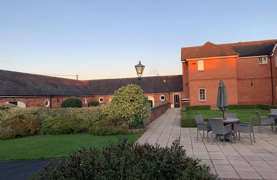 Hunters Lodge Hotel-1