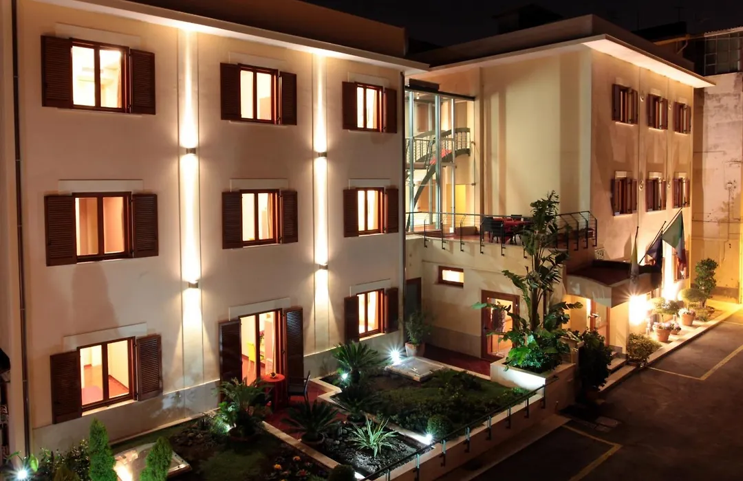 Hotel Diana-1