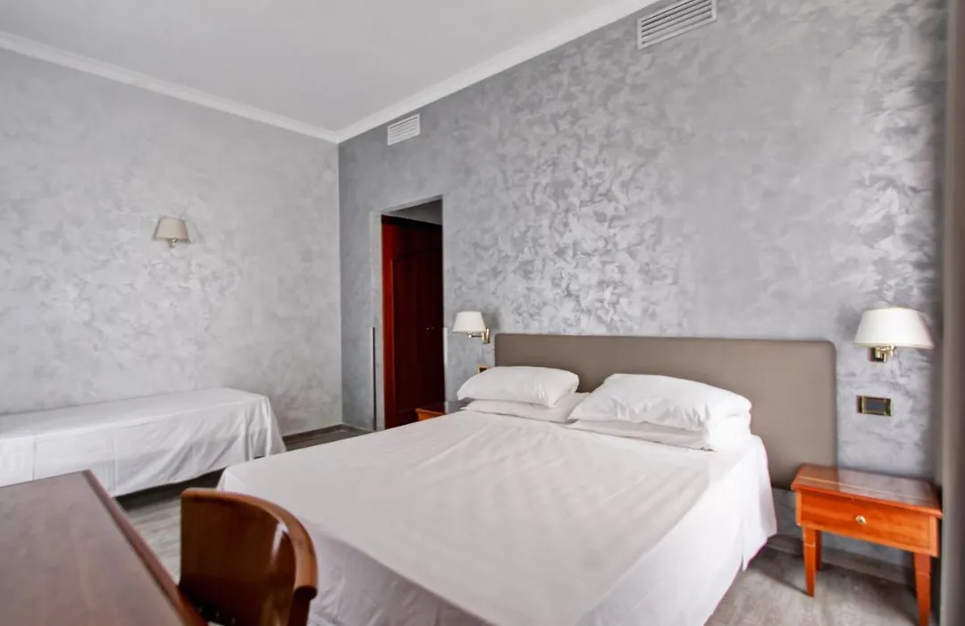 Hotel Invictus-1