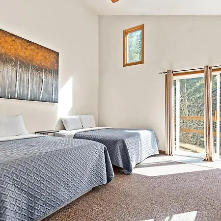 Harney Camp Cabins-2