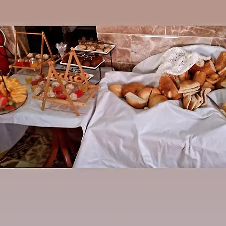 Vitrage Guest House-2