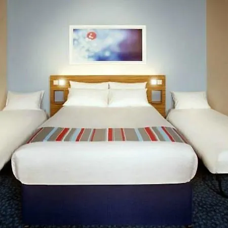 Travelodge Farnborough Central-3