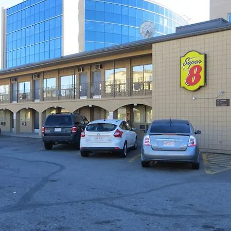 Super 8 Calgary Village-3