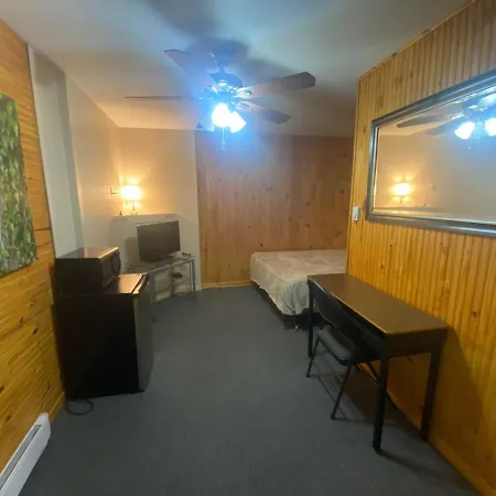 Hillcrest Motel-3