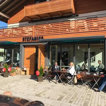 Stefanies-Café-Pension-Kultur-2