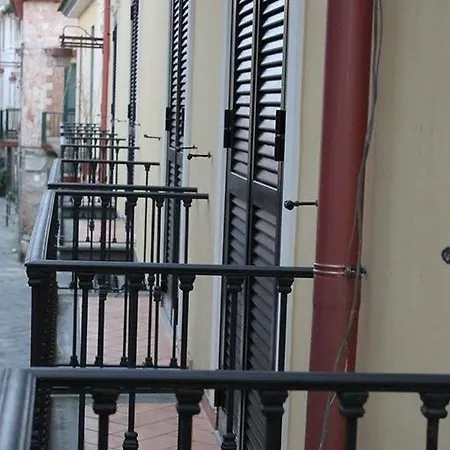 B&B Nola-3