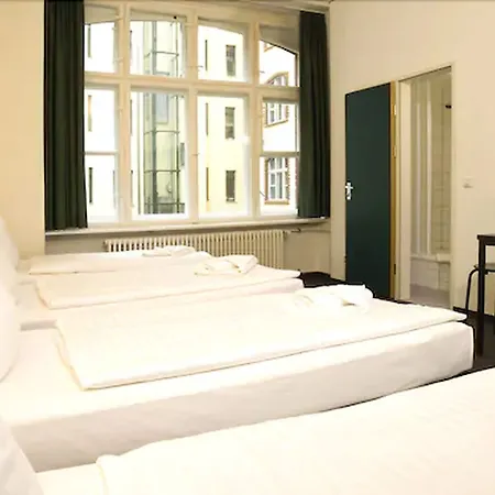 Hotel 103-2