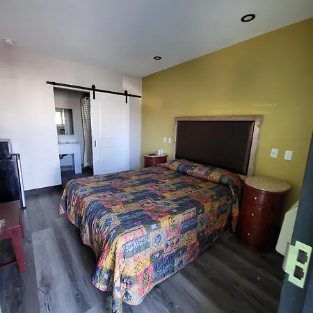 Stadium Inn & Spas-3