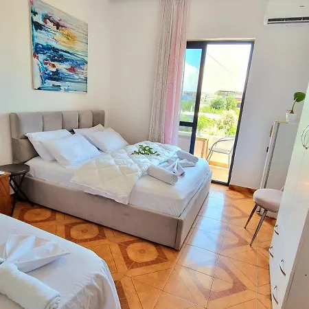 Guest House Vila Elezi-2