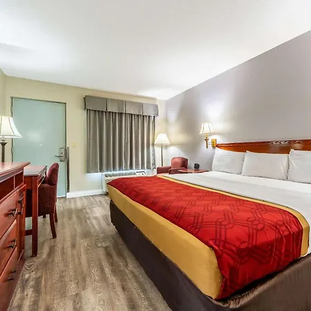 Econo Lodge Lincoln-3