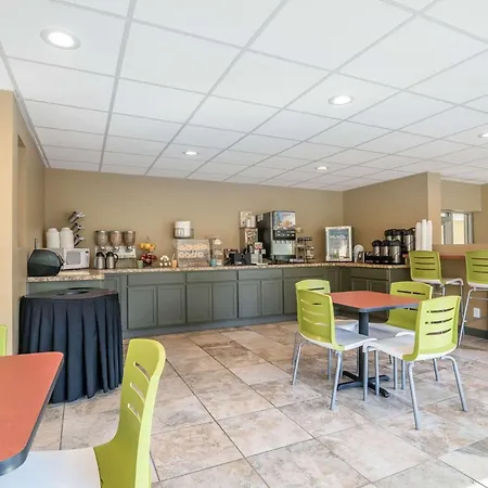 Econo Lodge Inn & Suites-2