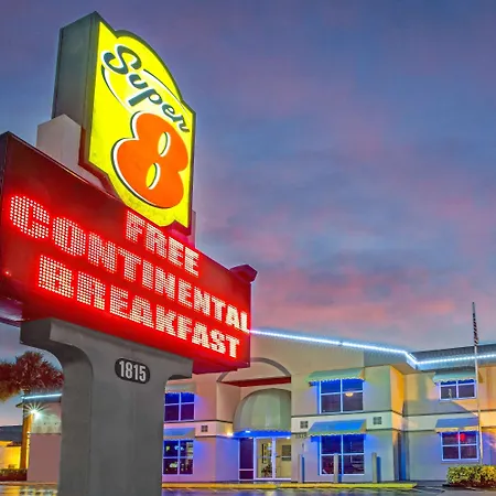 Super 8 By Wyndham Kissimmee-3