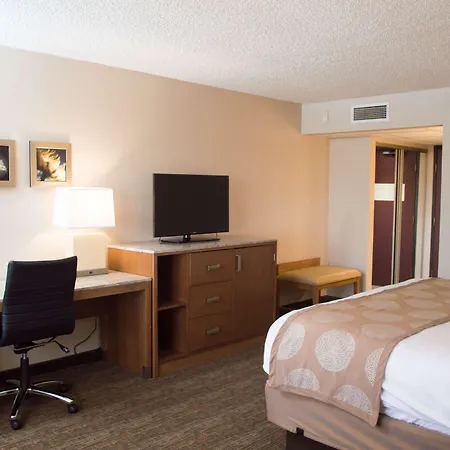 Radisson Hotel Detroit-Farmington Hills-2