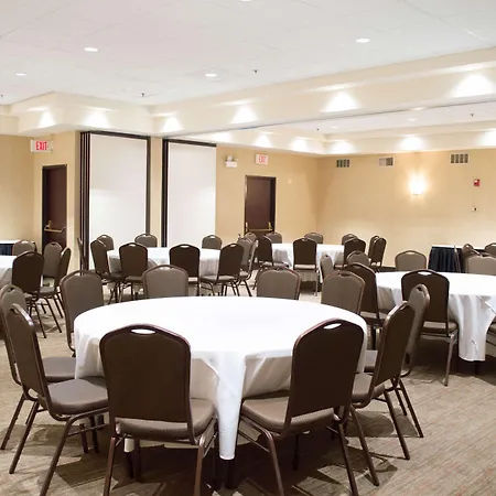 Radisson Hotel Detroit-Farmington Hills-3