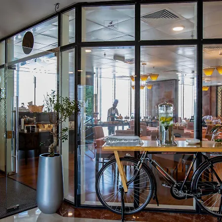 Kingsgate Hotel Doha By Millennium Hotels-2