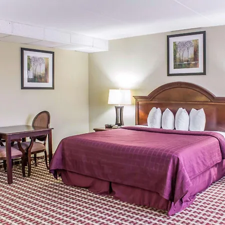 Quality Inn & Suites Fayetteville-3