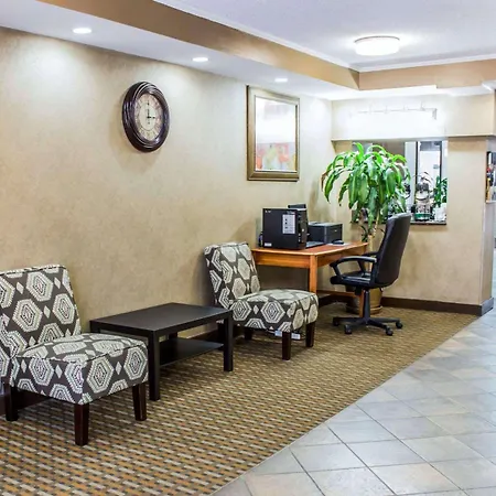 Quality Inn & Suites Fayetteville-2