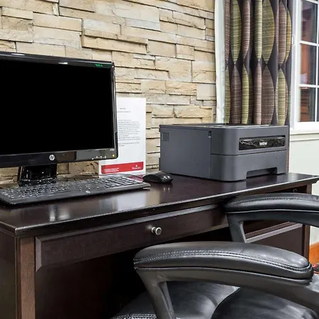 Ramada By Wyndham Portland-2