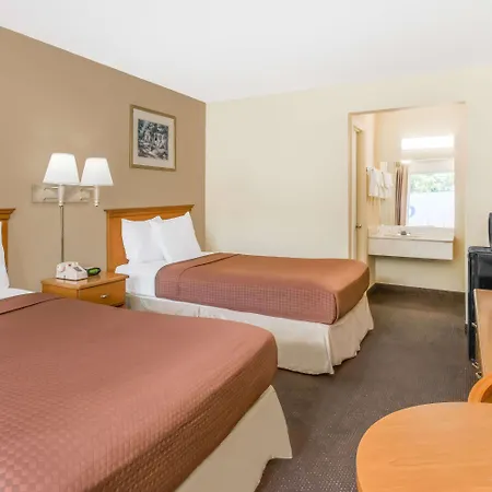 Days Inn By Wyndham Christiansburg-3